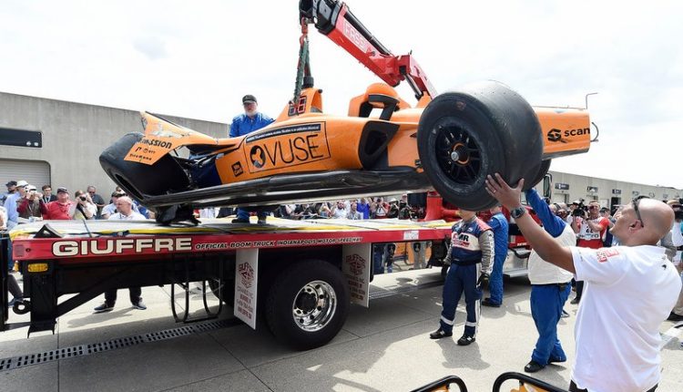 INDY 500: ALONSO SE PEGÓ EN INDIANÁPOLIS