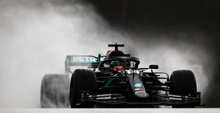 POLE DE HAMILTON BAJO LA LLUVIA EN AUSTRIA