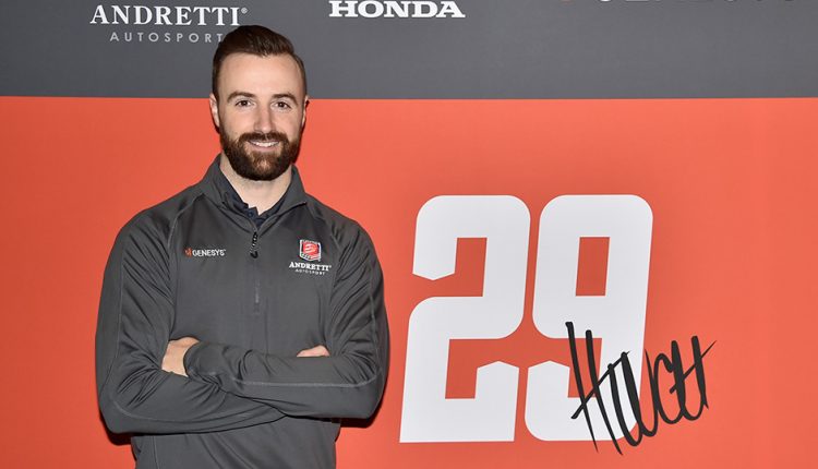 HINCHCLIFFE EL MÁS RÁPIDO EN INDIANÁPOLIS