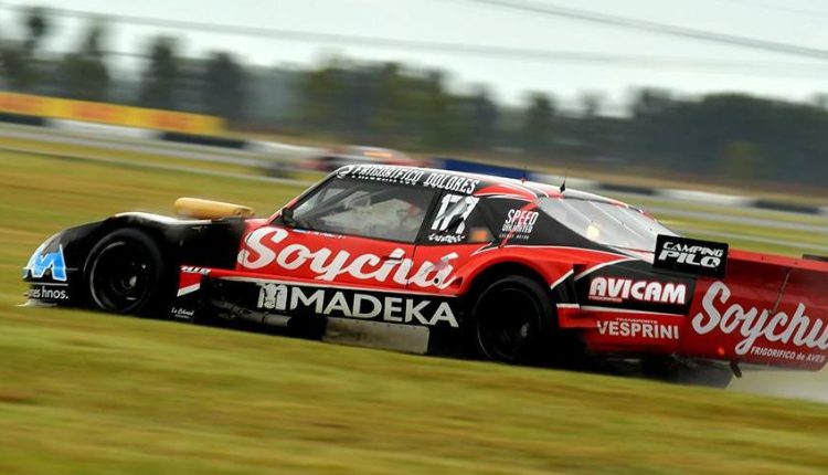 JUAN PABLO PILO DOMINÓ BAJO LA LLUVIA EN EL TC MOURAS