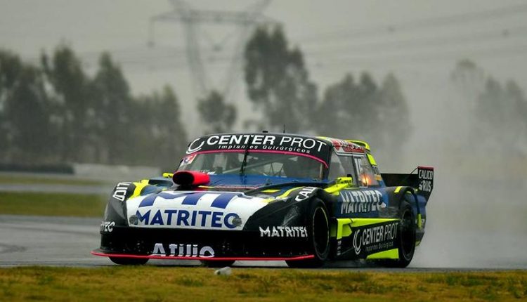 AZAR Y GANDULIA, BAJO LA LLUVIA EN EL MOURAS