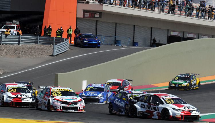 EL TC2000 LLEGA AL VILLICUM CON UN BUEN PARQUE DE AUTOS