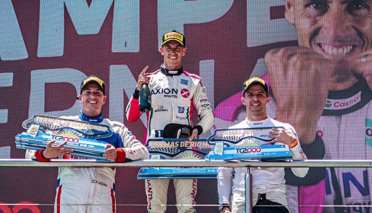 PERNÍA NUEVAMENTE CAMPEÓN DEL TC 2000